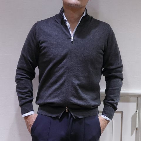 GRANSASSOスタンドカラー ニット ブルゾンを使用したレイヤードスタイル