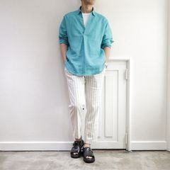 ”ジャランスリウァヤ レザーサンダル”を使用したリゾート風コーデ