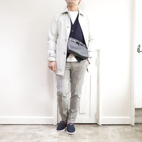 HERNO ラミナーコートを使用したトラベルカジュアルコーデ