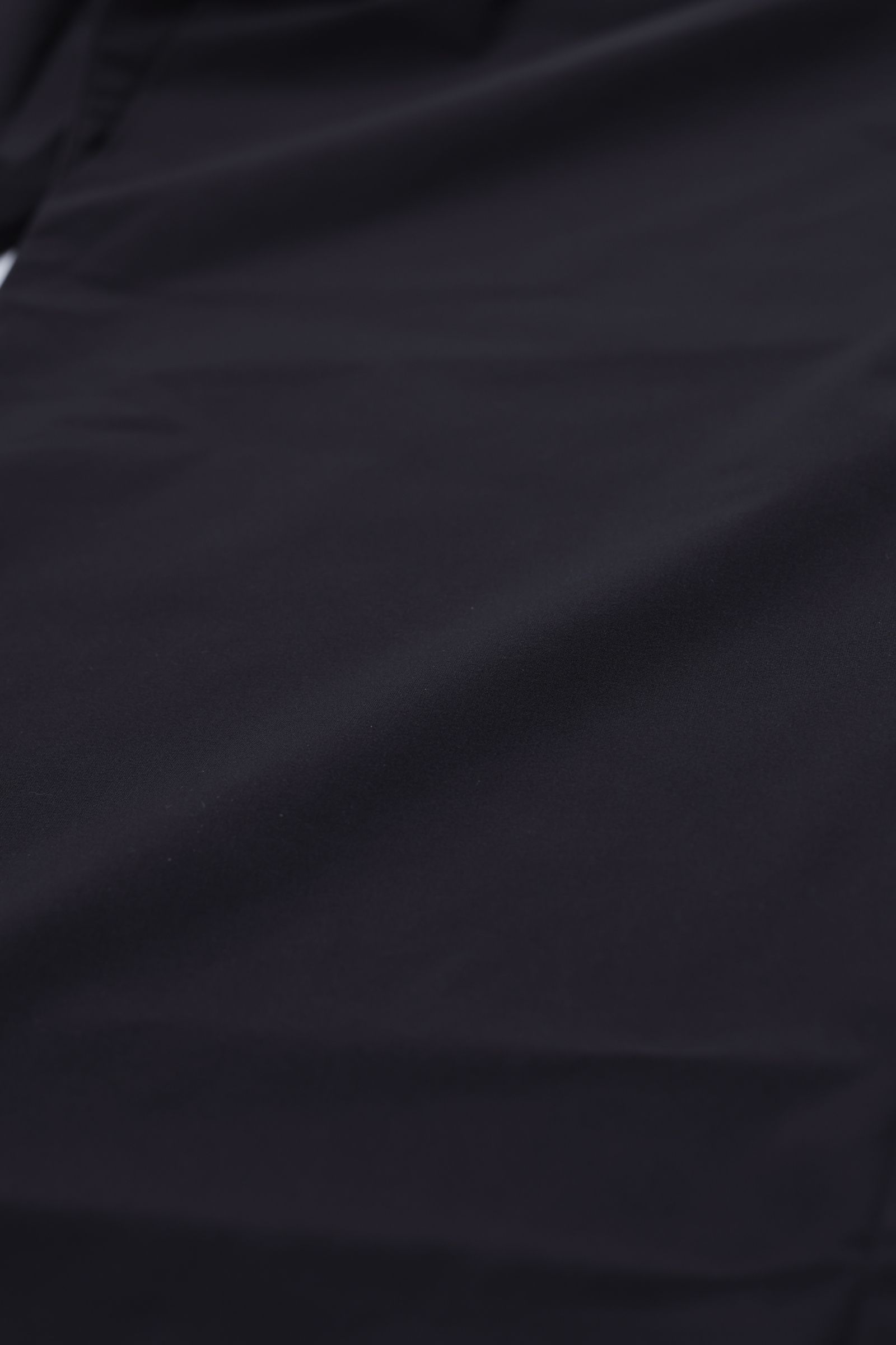 FUNCTIONAL WARDROBE ウォーターレペレント ストレッチナイロン 1プリーツ テーパード シャーリングパンツ / ブラック 9300