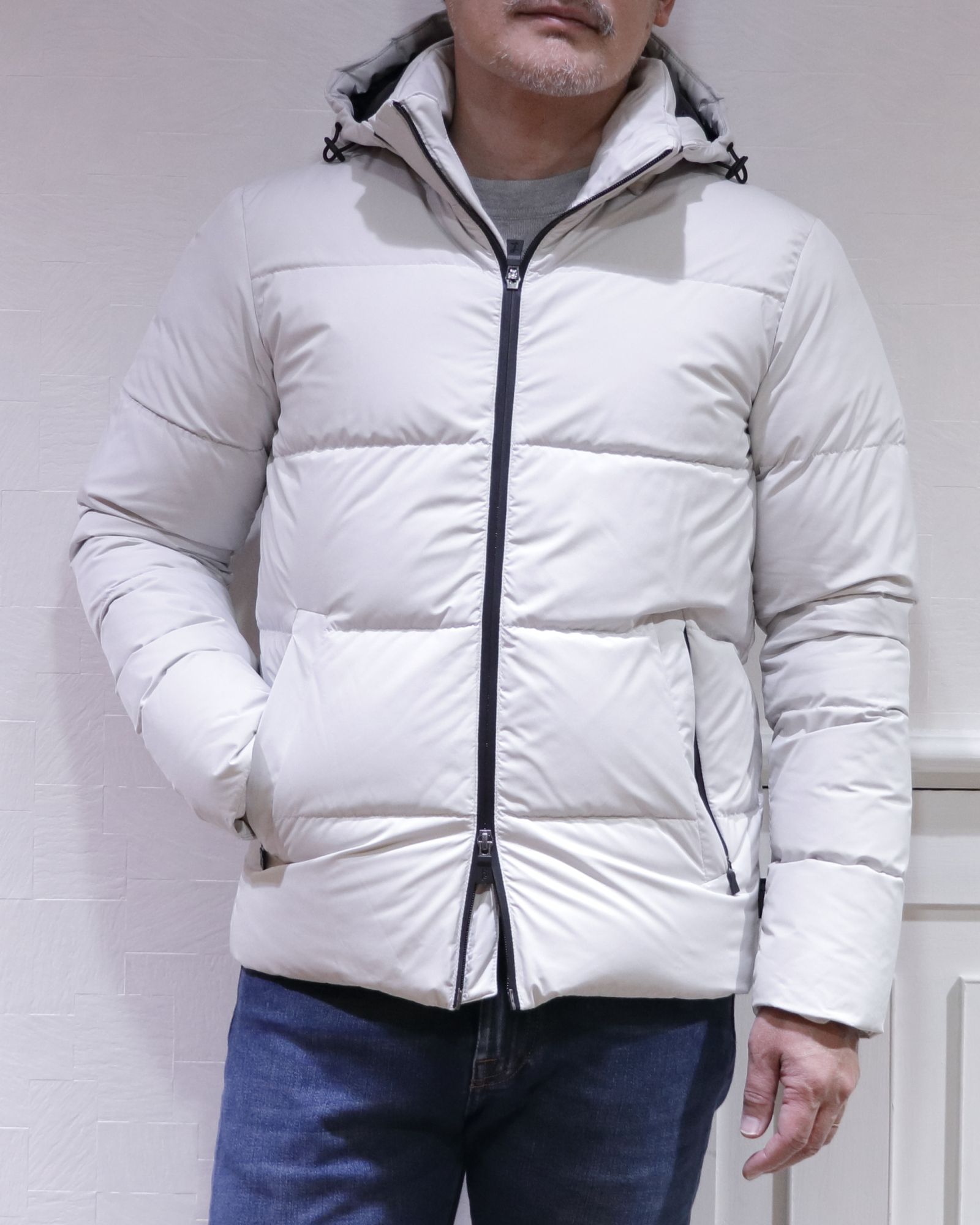 WHブラウンスエード ローファー を使用した上品デニムカジュアルスタイル