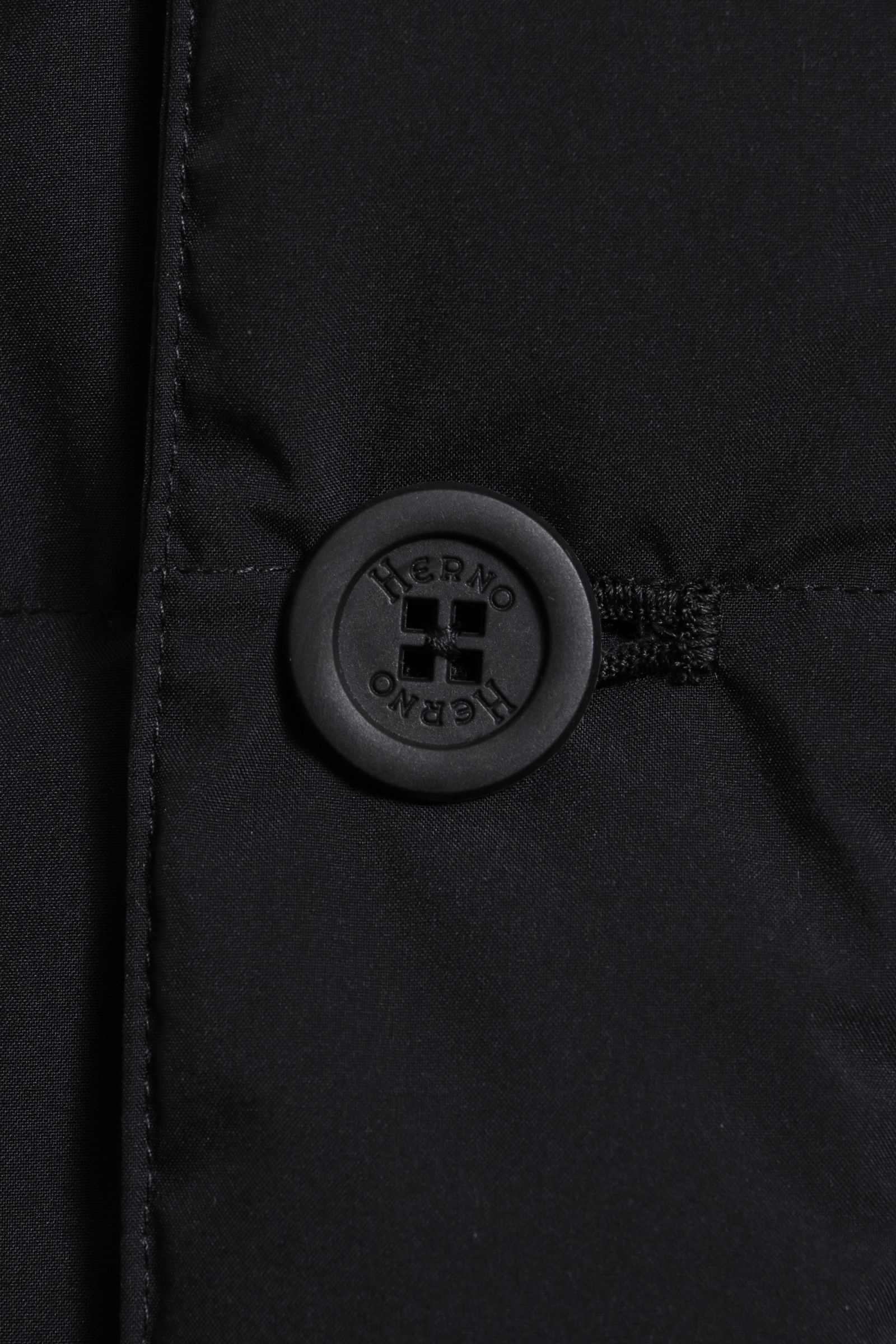 【FUNCTIONAL WARDROBE】 2レイヤー デタッチャブル フーディー ダウンチェスターフィールドコート / ブラック 9300