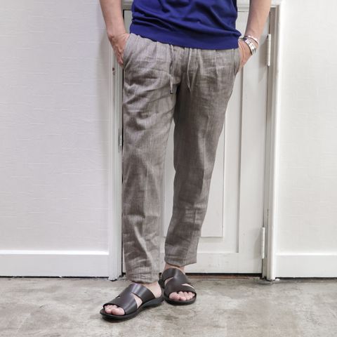 "ジャブスアルキヴィオ"テクノリネンイージーパンツを使用した夏コーデ
