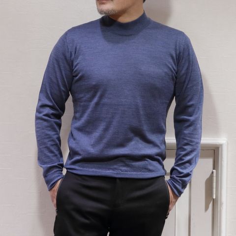 "MooRER"ダウンベストを使用したキレイめカジュアルスタイル