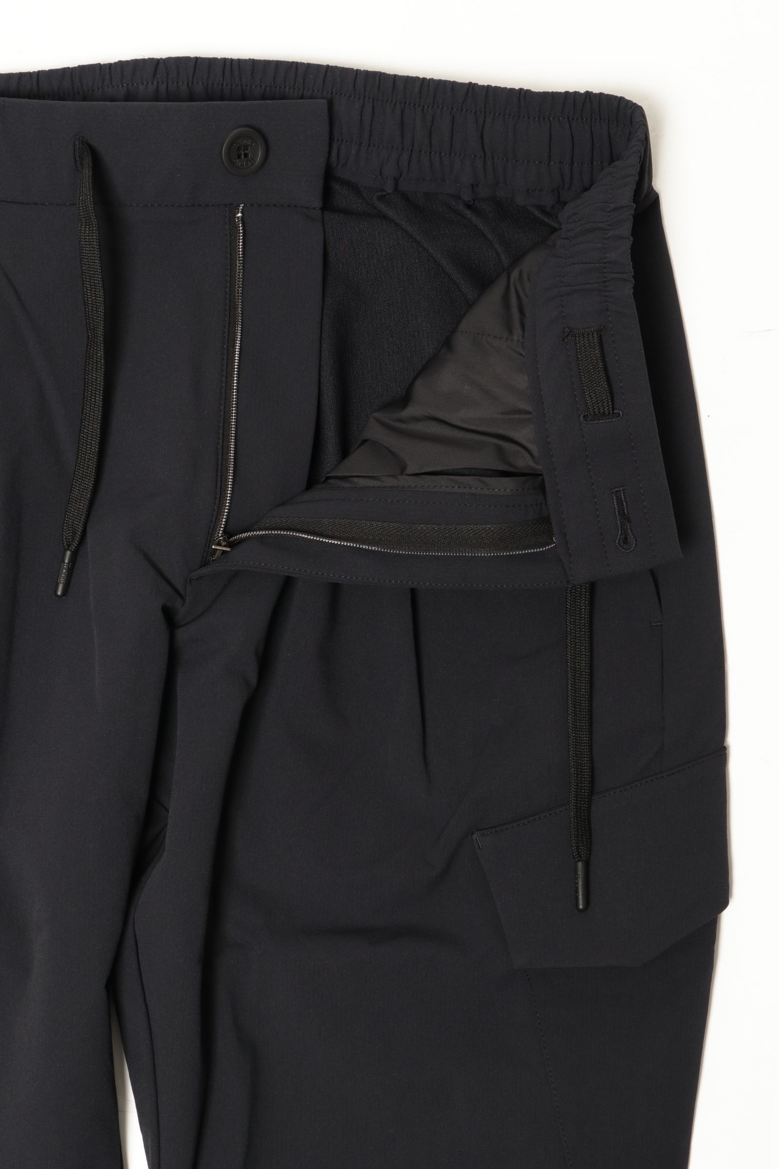 ウォームテック 1プリーツ テーパードシャーリング カーゴパンツ / ブラック 9300