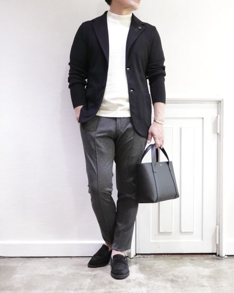 LARDINI ニットジャケットを使用したリラックスジャケパンコーデ