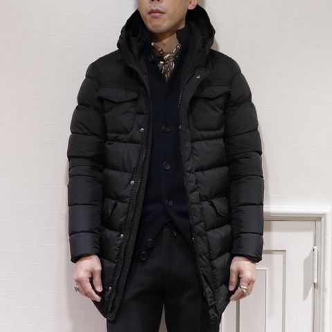 "HENROのダウンコート"を使用した秋冬カジュアルコーデ