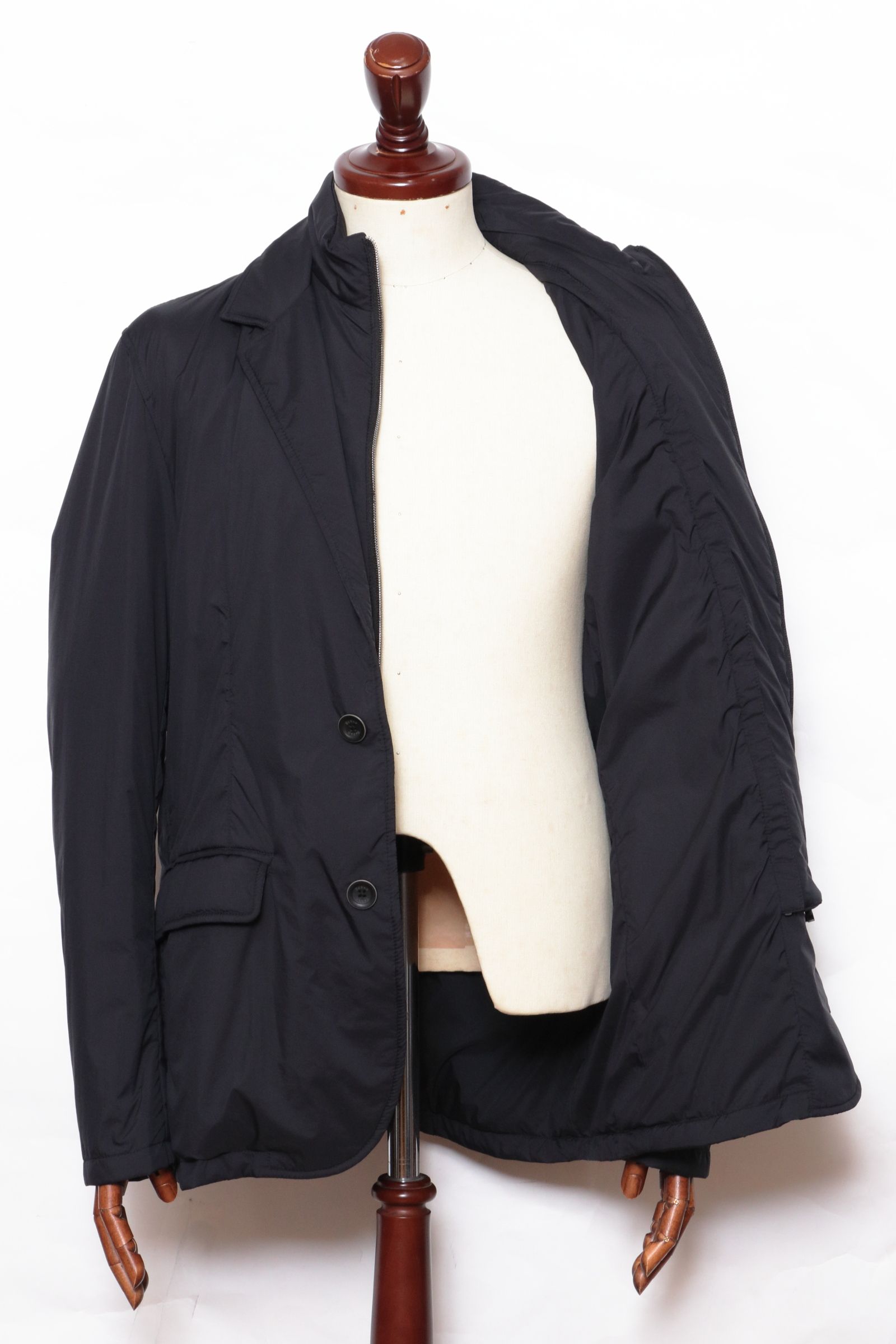 GA000168U ウォーターレペレント 撥水ストレッチナイロン ライトダウン 2B ジャケット / ブラック 9300