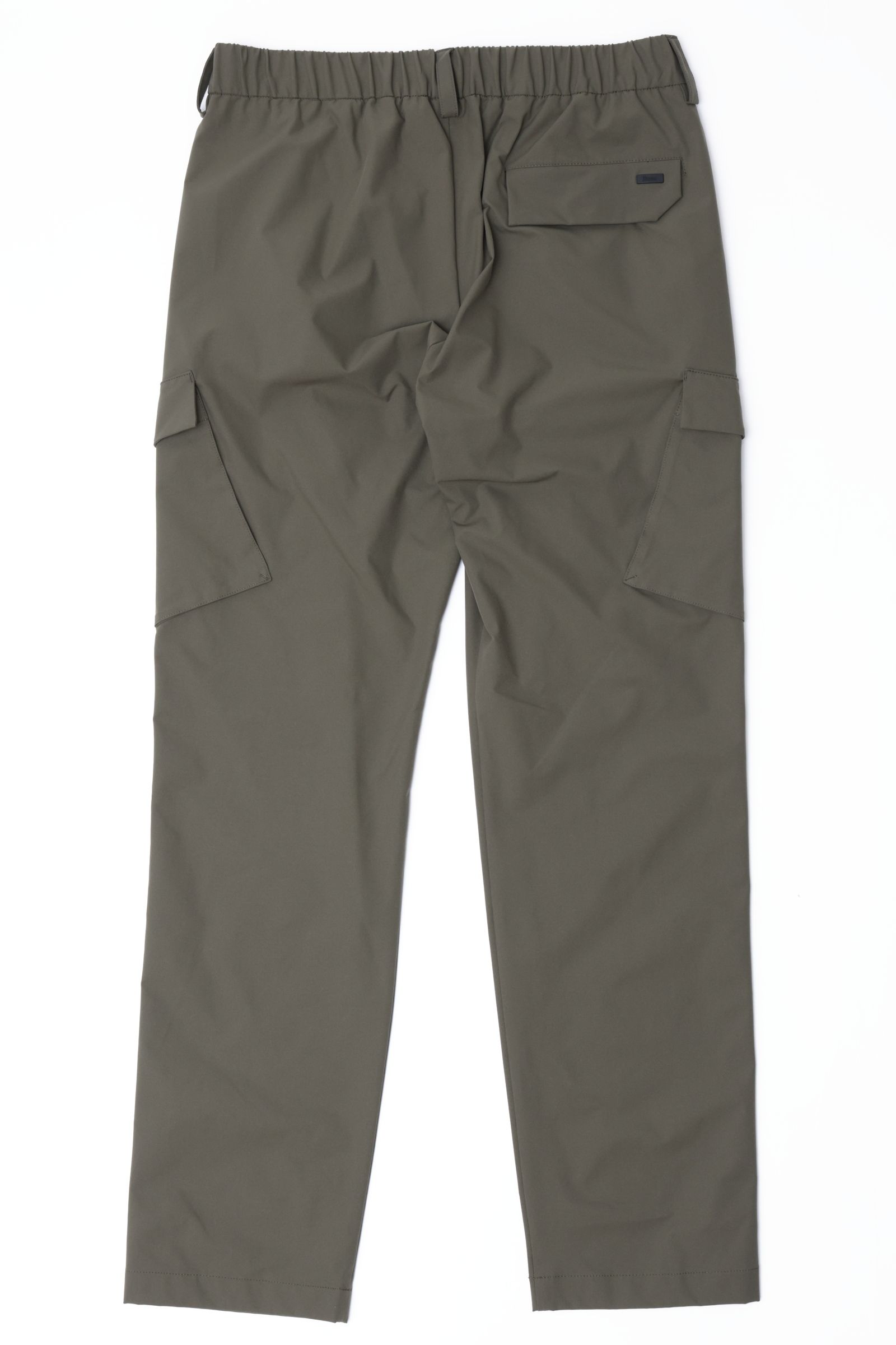 FUNCTIONAL WARDROBE ウォーターレペレント ストレッチナイロン 1プリーツ テーパード シャーリング カーゴパンツ / カーキ 7400