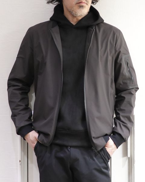 HERNO - ヘルノのMA-1タイプのをブルゾンを使用したスプリング ラグスポ スタイル