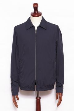 HERNO軽量ナイロンスイングトップを使用した上品カジュアルコーデ