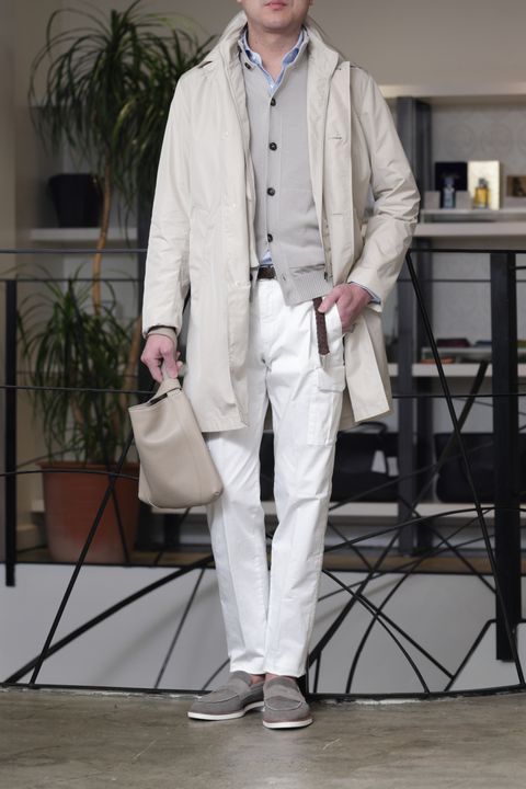 BRIGLIA 1949を使用した、ホワイトカーゴで魅せる大人の洗練カジュアル