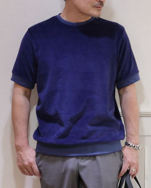 ANTICIPOパイルTシャツを使用した上品リラックスコーデ
