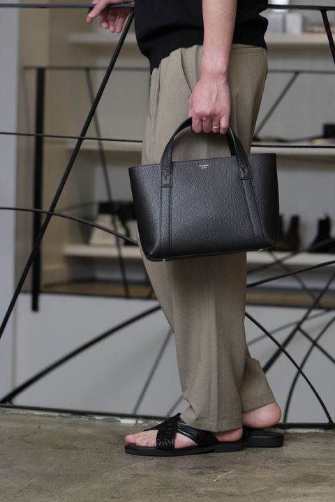 30/70 TRENTA SETTANTA ニットポロを使用した、軽さと落ち着きを両立する大人の休日スタイル
