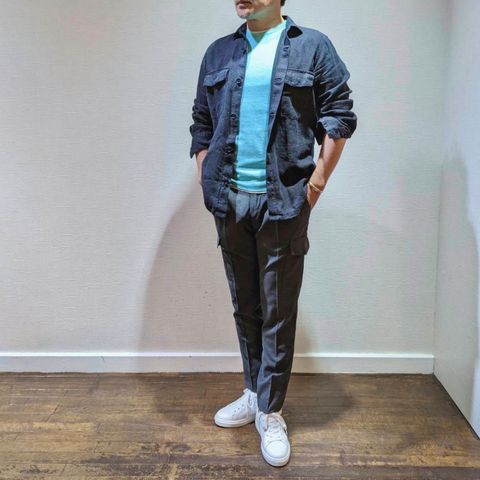 ニットTシャツを使用したキレイめカジュアル