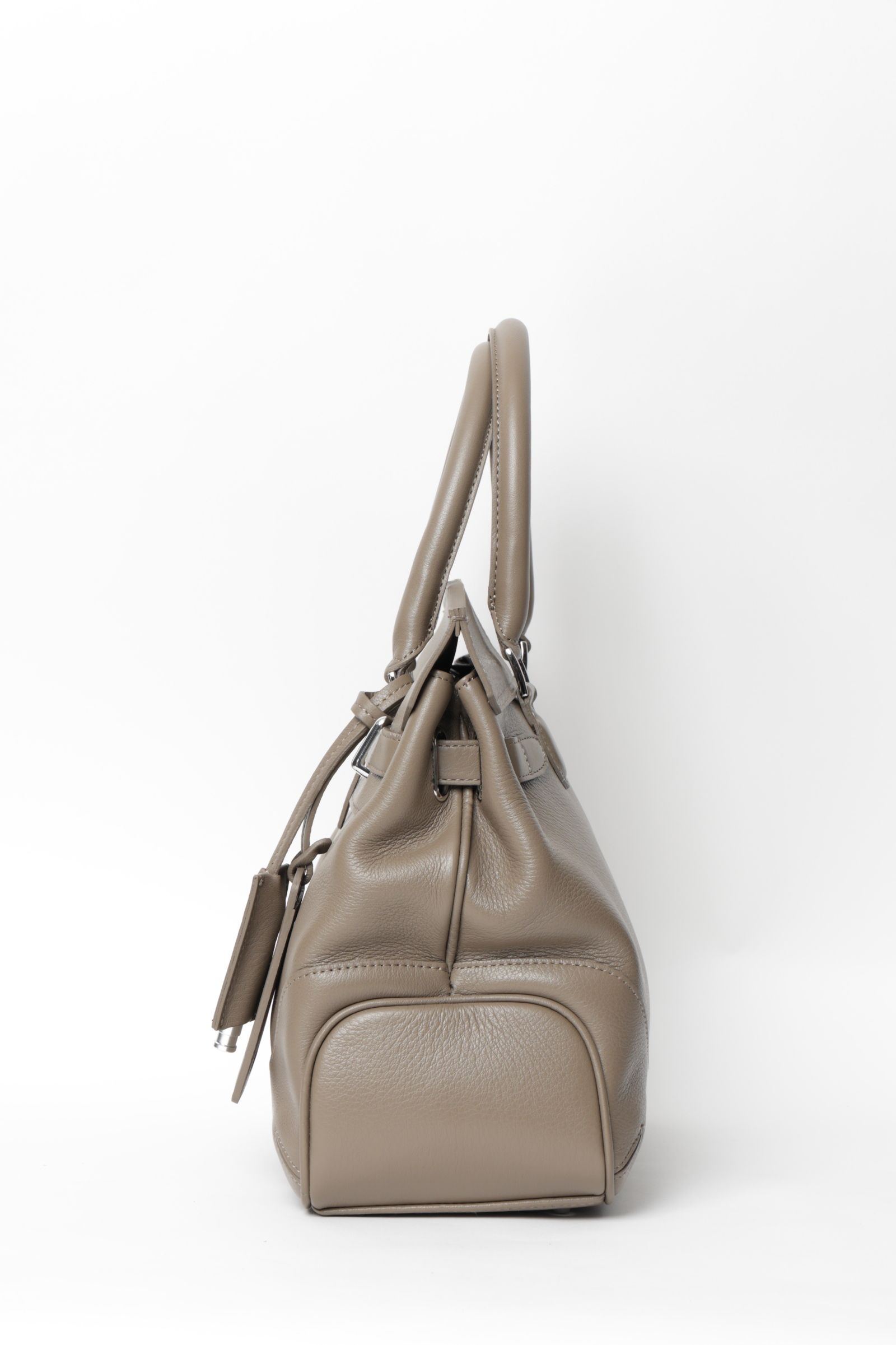 Maiden Voyageシリーズ メイデン ヴォヤージュ ミニ フラップボストンバッグ / グレージュ