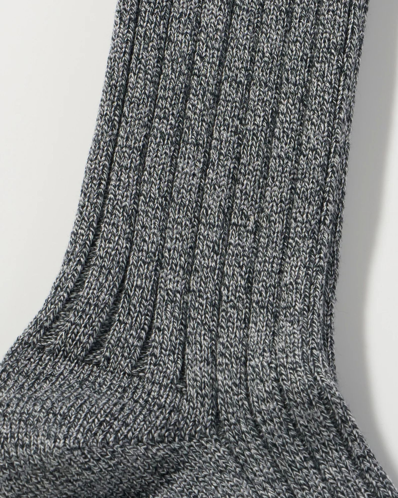 ネコポス対応(385円で発送)/ COTTON SILK  コットンシルク リブ ソックス / グレー