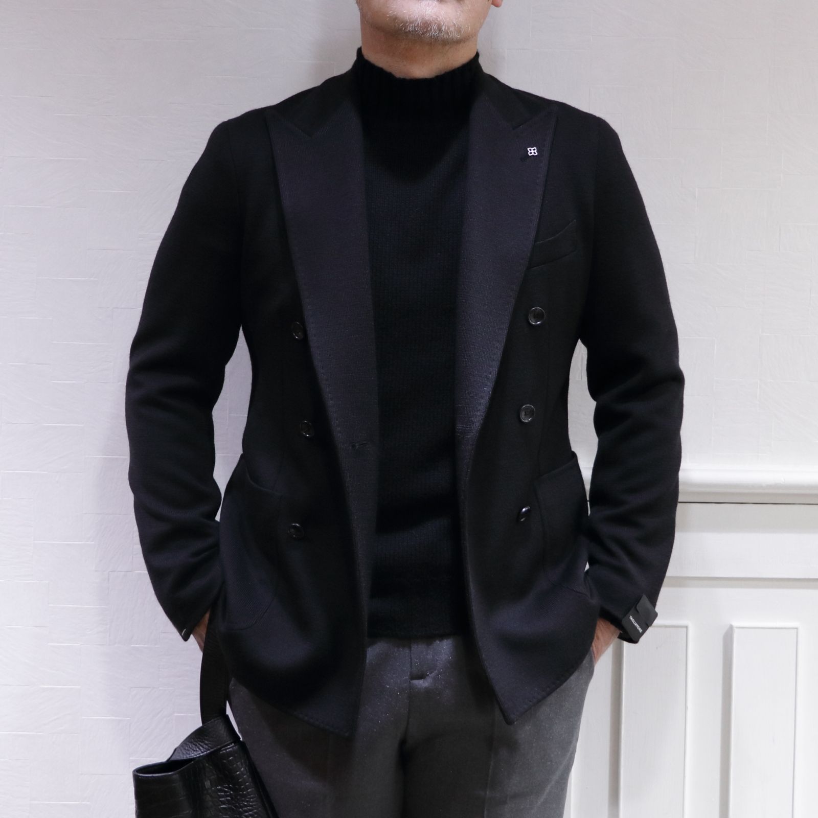 TAGLIATORE ミラノリブニットWジャケットを使用したパーティースタイル