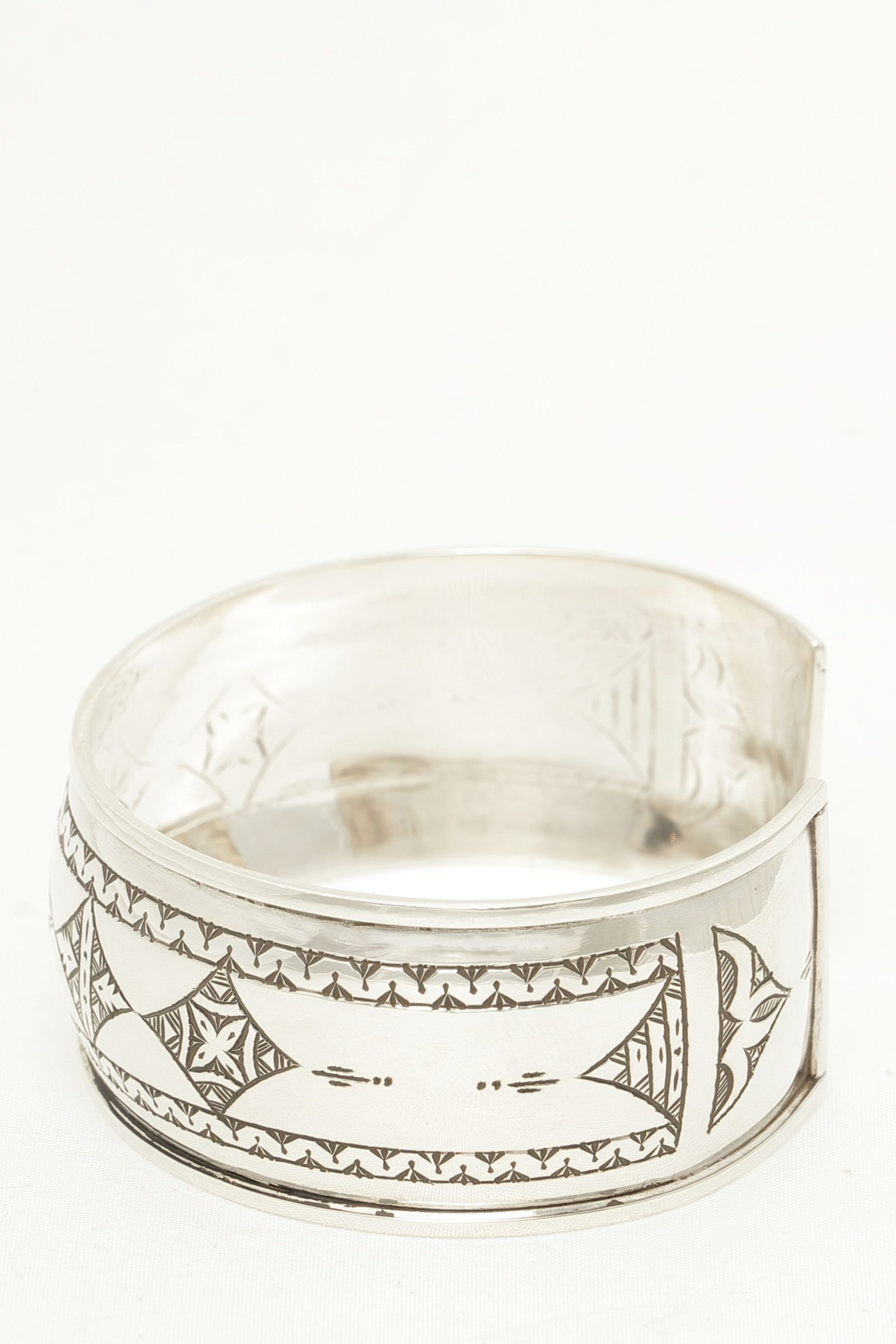 えらプロフ要確認専用！Tuareg Etching Tribal バングル #8 全商品オープニング価格 特別価格】 えらプロフ要確認専用