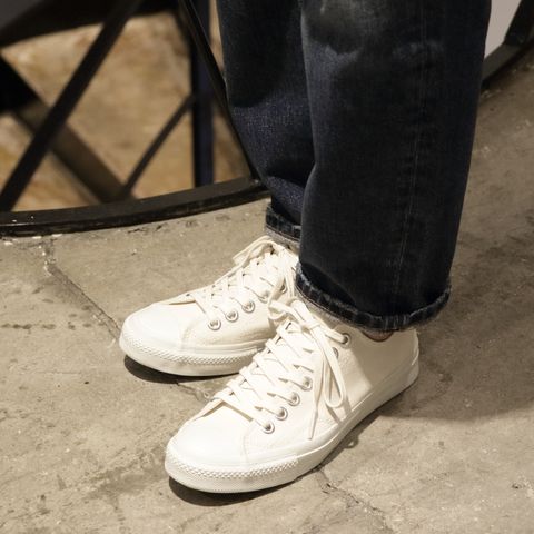 "R.C.Aのスニーカー"を使用した大人ミリタリコーデ