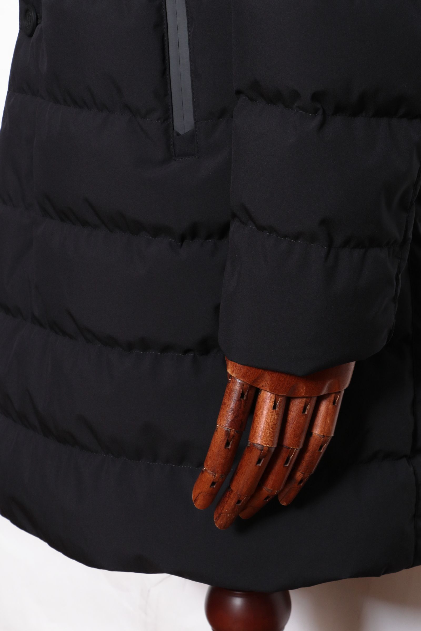 【FUNCTIONAL WARDROBE】 2レイヤー デタッチャブル フーディー ダウンチェスターフィールドコート / ブラック 9300