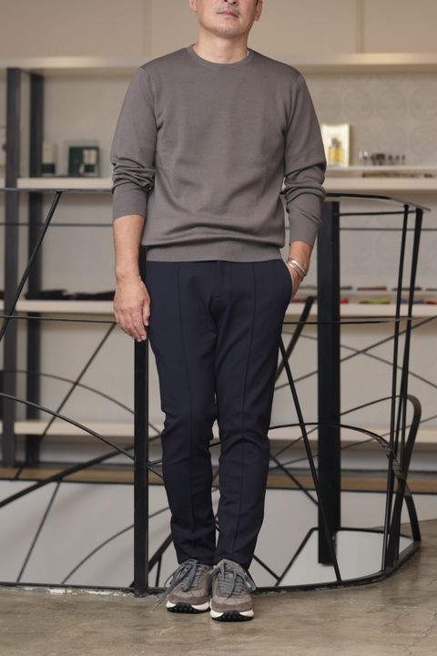 HERNO ブルゾンを使用した、アイボリーを主役にした上品な大人のスポーティスタイル