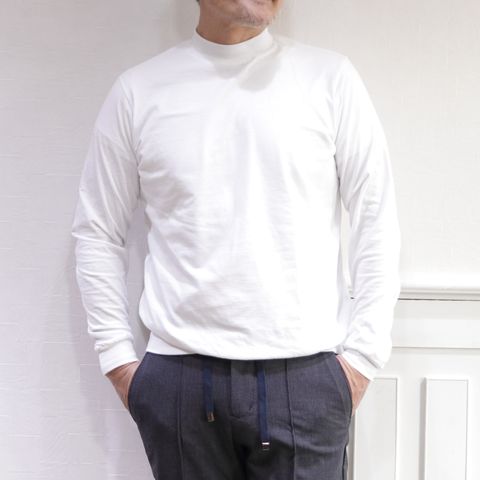 HERNOウルトラライトダウンを使用したレイヤードスタイル