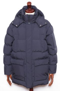 HERNO ダウンジャケットを使用した柔らかく、クリーンに。都会が似合う冬の装い