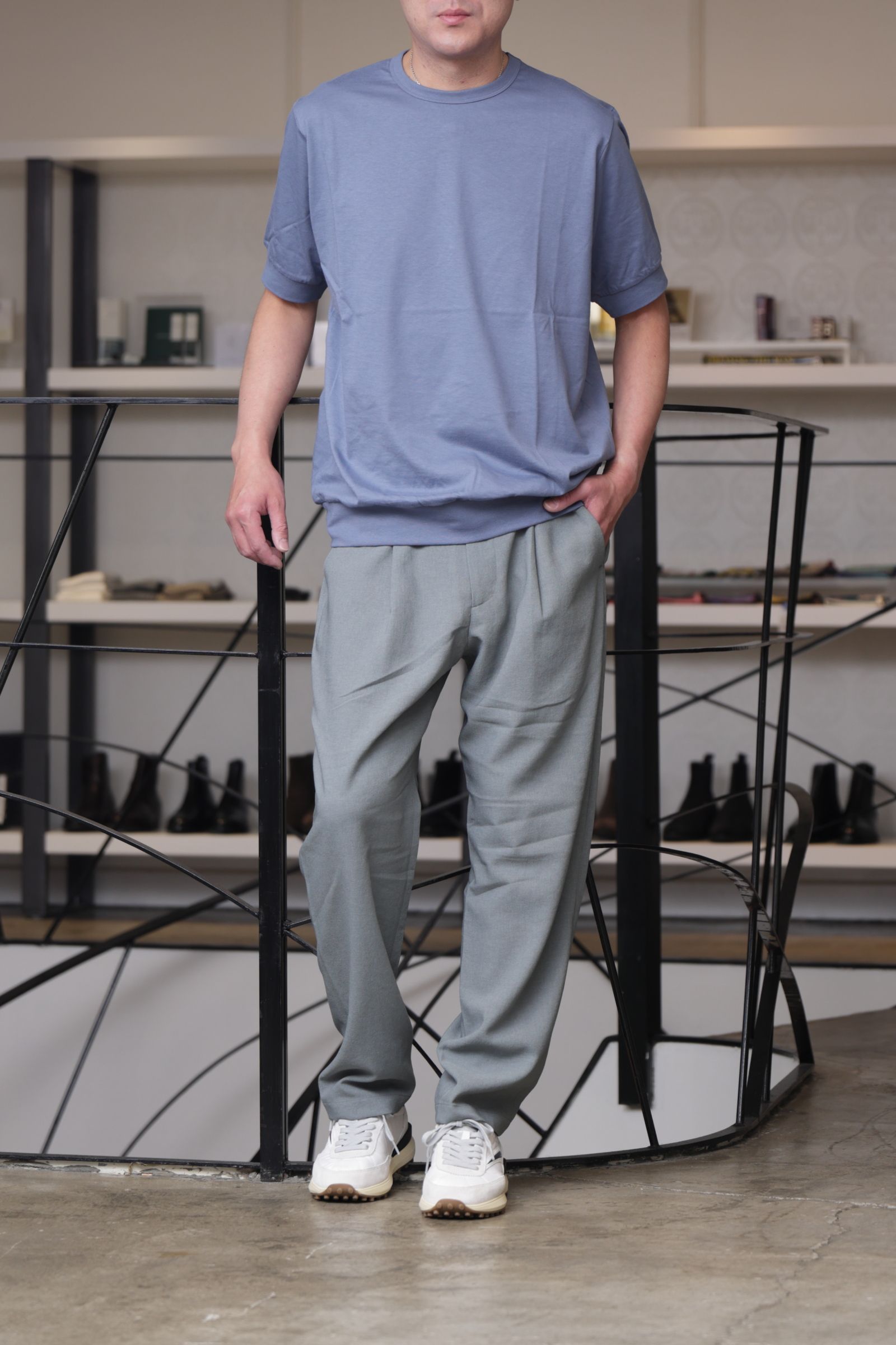 AOURE セットアップを使用した、 涼しげに整えるニュアンスカラー リラックスサイズ コーデ