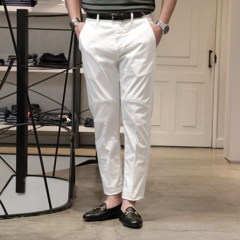 "イカイホワイトチノ"を使用した大人休日コーデ