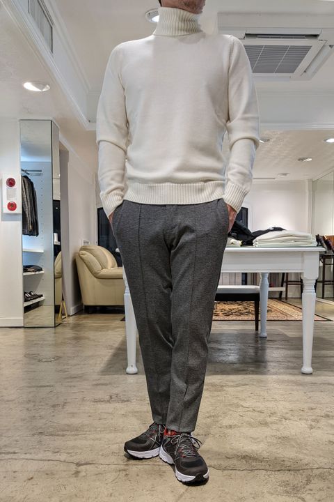 【アウトレットコーデ】"HERNO"のダウンコートを使ったキレイ目スポーティーコーデ