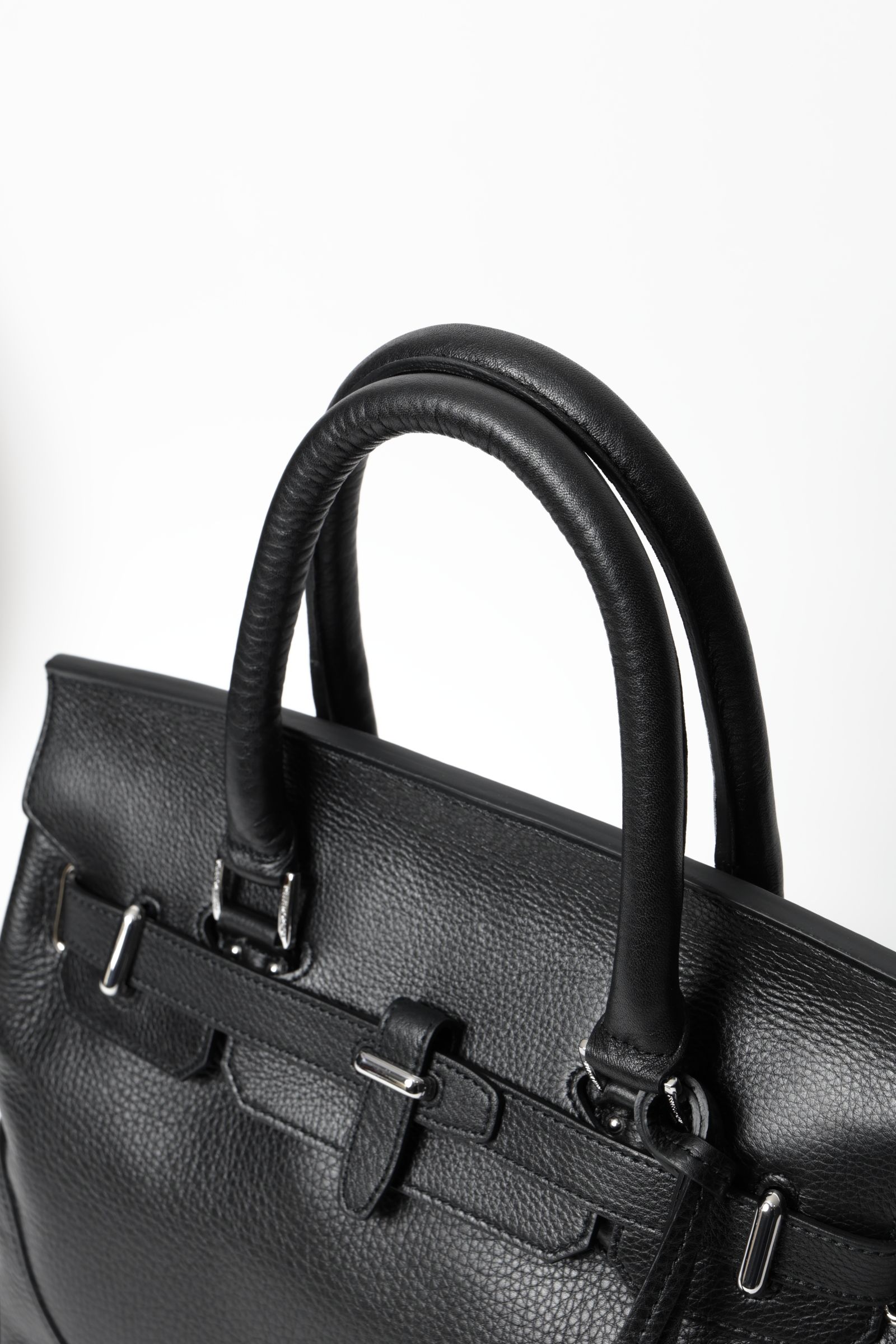 Maiden Voyageシリーズ メイデン ヴォヤージュ ミニ フラップボストンバッグ / ブラック