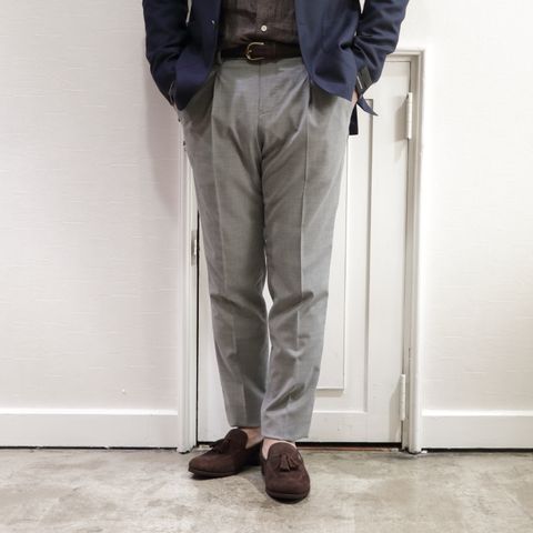 "TAGLIATORE”サマーカシミヤジャケットを使用したジャケパンコーデ