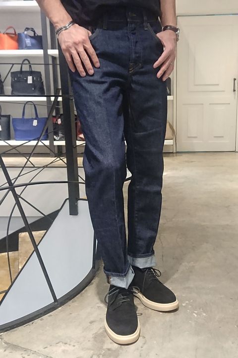 "EMMETI" H UOMOをベースにした、上品カジュアルスタイル