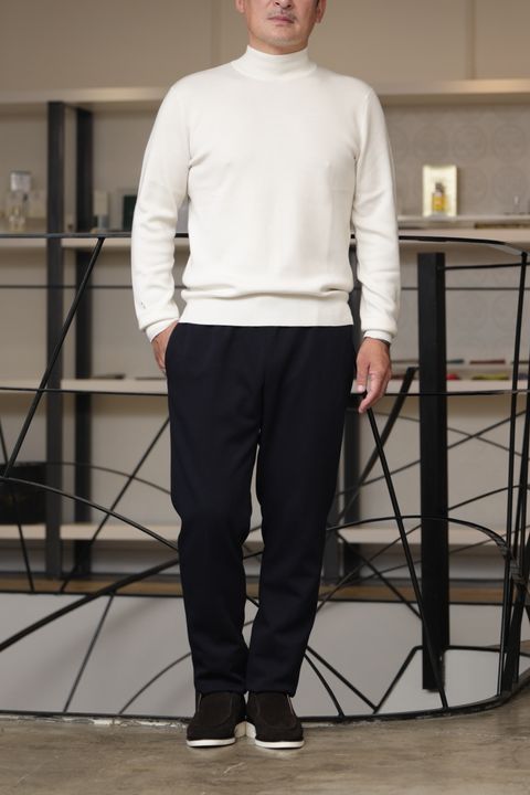 GUY ROVER シャツブルゾンを使用した、ファティーグジャケットを柔らかく見せる秋の配色コーデ