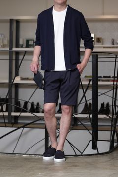 giab's ARCHIVIO ジャージー ショートパンツを使用した、大人が似合うネイビーショーツスタイル