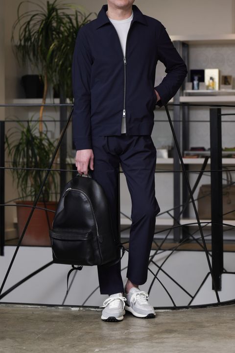 DISTRETTO12 セットアップを使用した、シンプルで差がつく大人のスポーティコーデ