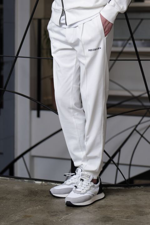 P.M.D.S.を使用した、クリーンに仕上げる大人のスポーティセットアップ