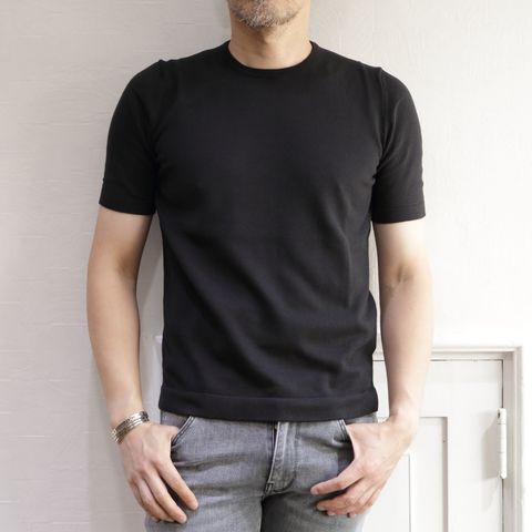 EMMETI JURIを使用したブラックデニムコーデスタイル