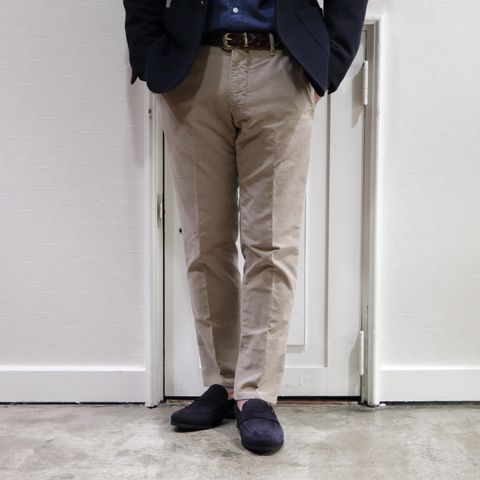 "BOGLIOLI"ネイビージャケットを使用したジャケパンスタイル