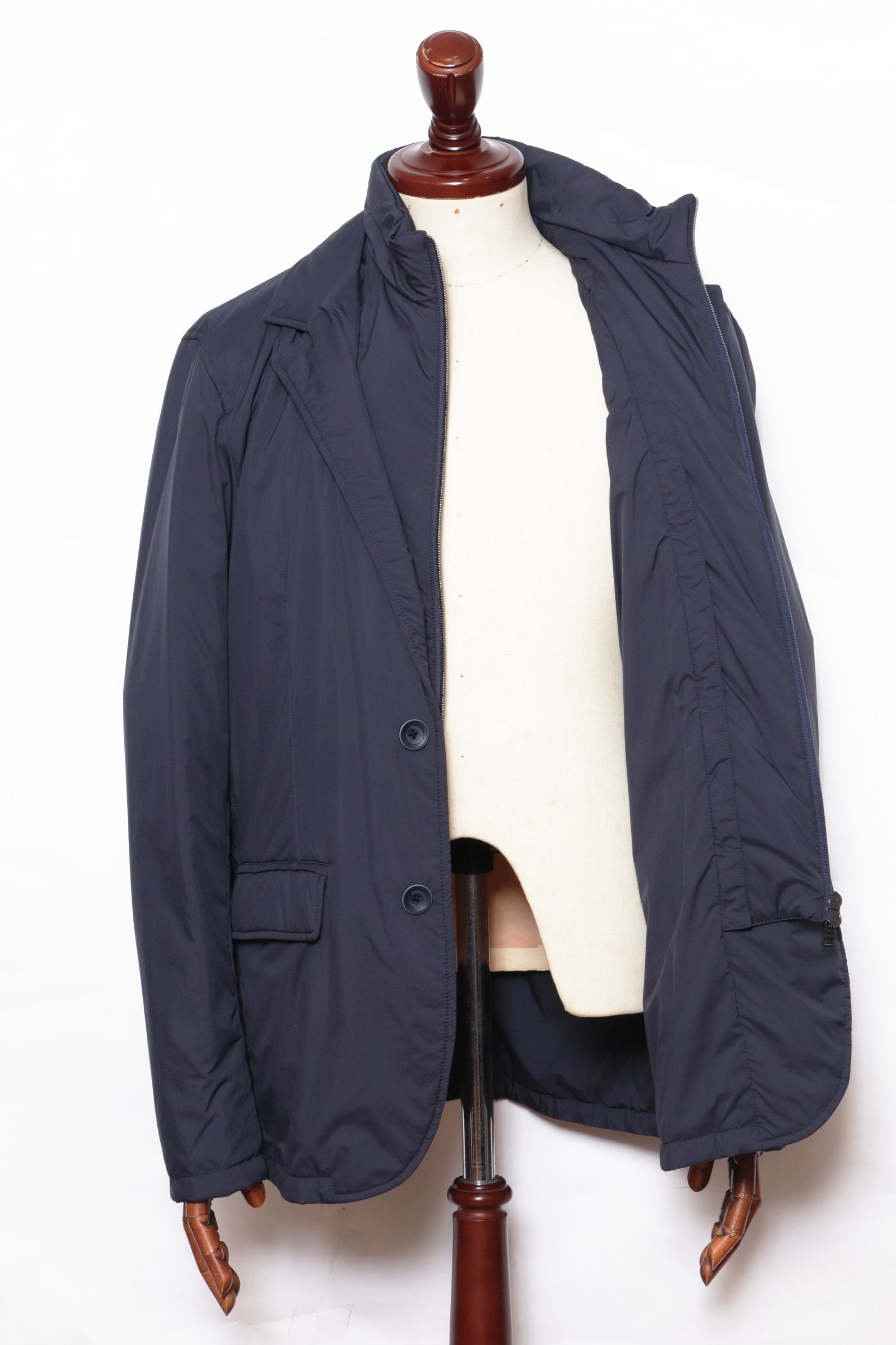 【サイズ52まであり】GA000168U ウォーターレペレント 撥水ストレッチナイロン ライトダウン 2B ジャケット / ネイビー 9202