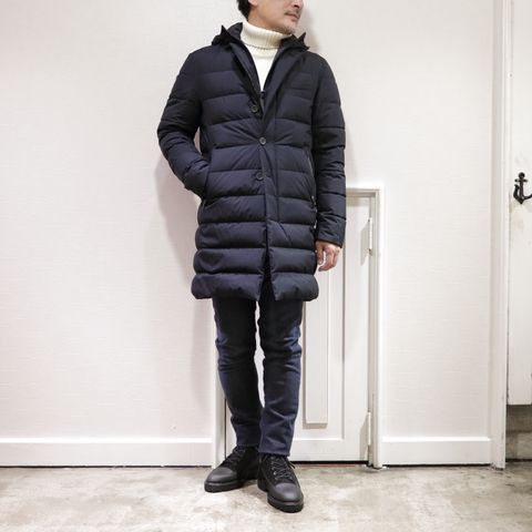 "HERNO"ダウンコートを使用した上品ダウンスタイル