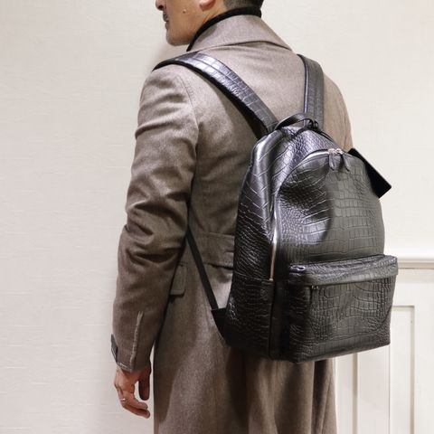"TAGLIATORE"カシミアポロコートを使用したスポルベリーノスタイル
