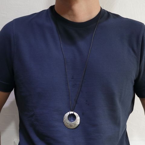 "adawat'n tuareg"シルバーアクセサリーを使用したシンプルコーデ