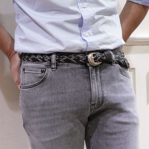 "GRANSASSO"ニット切り替えスタジャンを使用したデニムカジュアルスタイル