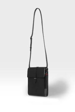 CAMMINARE カンミナーレ  カーフ シュリンクレザー フラップ付きショルダーバッグ / ブラック