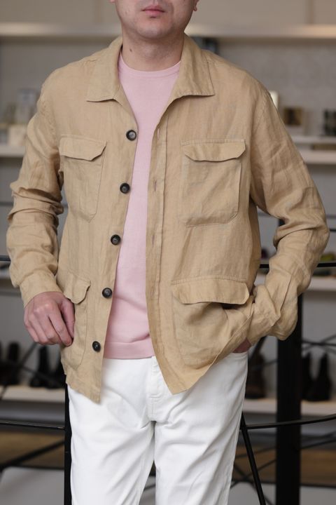 干場氏別注 BIAGINI トートバッグを使用した、キャメル×ピンクで魅せる大人のサマースタイル