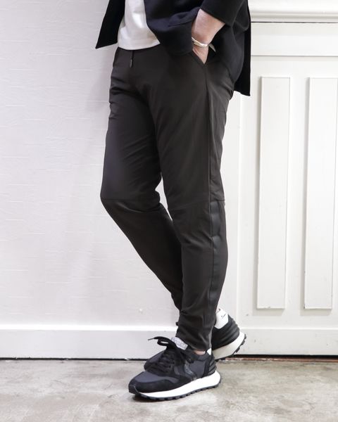 LARDINI ニットジャケットを使用したラグスポコーデ