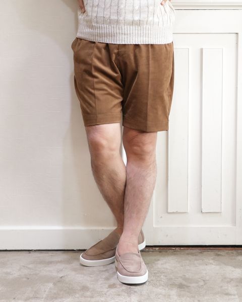 COLONY CLOTHINGをフェイクスエードショーツ使用した大人短パンコーデ