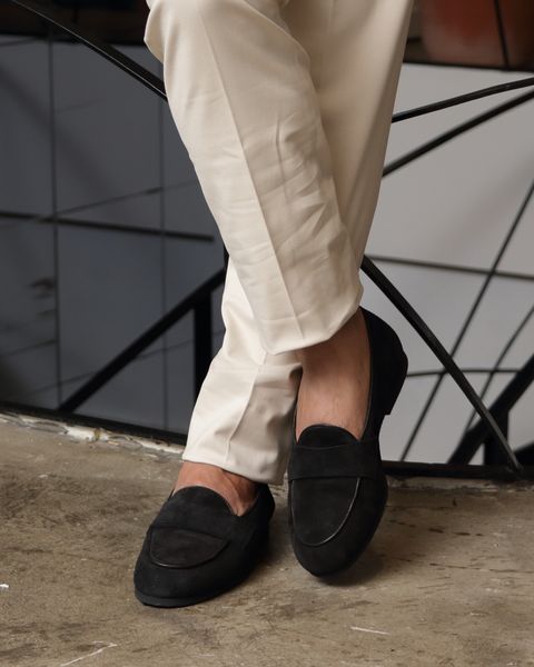 HERNO カシミア混 ブルゾンを使用したネイビーとベージュが導く、洗練と温もりの均衡